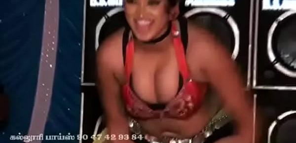  Hot girl Tamil sex dance at public